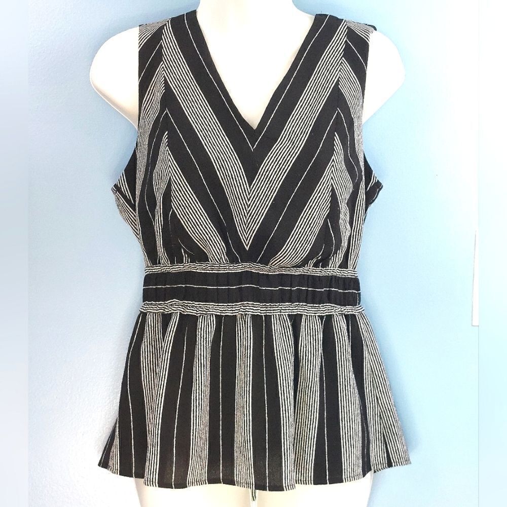 Monteau Los Angelas Sleeveless Top